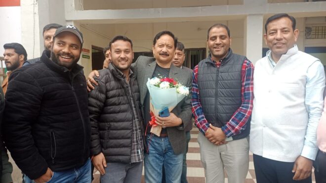 प्रदेश कांग्रेस अध्यक्ष माहरा से मिले उत्तरकाशी कांग्रेस के जिलाध्यक्ष।