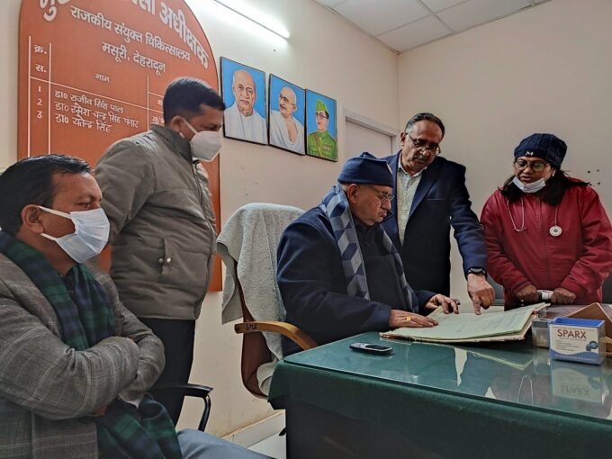 मंत्री गणेश जोशी ने उप जिला अस्पतालों का औचक निरीक्षण किया, व्यवस्थाओं में कमी के लिए सीएमएस को फटकार लगाई.