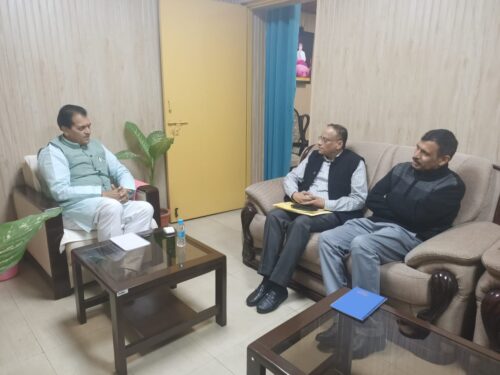 देहरादून : प्रथम अनुपूरक व जनहितकारी बजट बनाने को लेकर कैबिनेट मंत्री डॉ प्रेमचंद अग्रवाल ने बजट निदेशालय के अधिकारियों से मुलाकात कर बधाई दी।