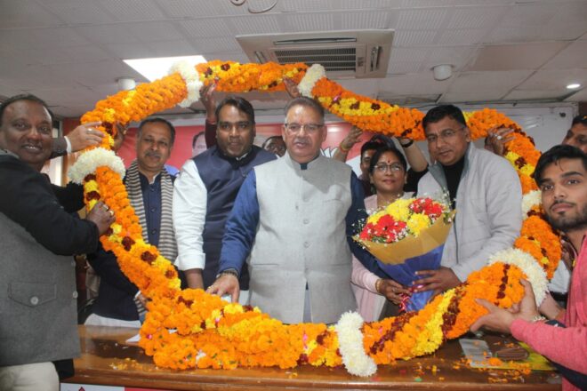 बीजेपी प्रदेश कार्यालय में कृषि मंत्री गणेश जोशी का चैयरमैन बनने पर हुआ भव्य स्वागत।