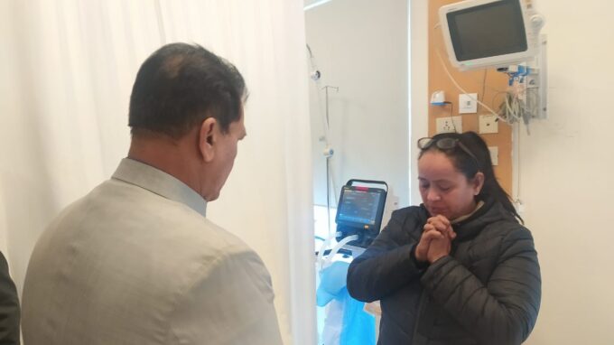 देहरादून: मैक्स अस्पताल में भर्ती क्रिकेटर ऋषभ पंत का कैबिनेट मंत्री डा. प्रेमचंद अग्रवाल ने हाल जाना