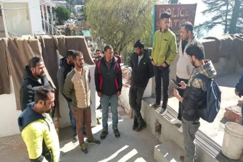 मसूरी स्लॉटरहाउस कॉलोनी निवासी दानिश खान और वसीम खान ने कहा कि कपिल राणा ने बूचड़खाने को मिनी पाकिस्तान कहकर कत्लखाने में रहने वाले सभी लोगों को आहत किया