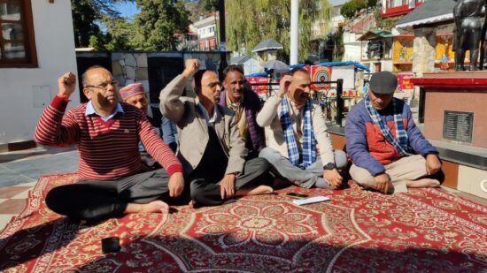 मसूरी झूलाघर शहीद स्थल पर मसूरी नगर प्रशासन द्वारा किये जा रहे निर्माण का विरोध करते हुए उत्तराखंड आंदोलनकारियों ने मुख्यमंत्री को लिखा पत्र , धवस्तीकरण न होने पर 12 दिसंबर से आंदोलन की धमकी दी
