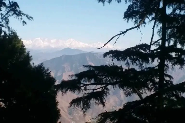 विकासनगर : नए साल की शुरुआत नए अंदाज में करना चाहते हैं तो चकराता आएं , प्रकृति प्रतीक्षा करती है।