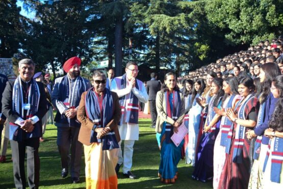 मसूरी : राष्ट्रपति ने प्रशिक्षु अधिकारियों को संबोधित करते हुए कहा- 'गुमनामी', 'क्षमता' और 'आत्मसंयम' एक सिविल सेवक के आभूषण होते हैं.