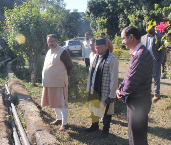 देहरादून : उद्यान मंत्री गणेश जोशी ने किया विकास नगर स्थित राजकीय उद्यान ढकरानी का निरीक्षण।