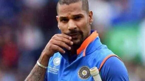 शिखर धवन के करियर का हो सकता है दुखद अंत, टी20 वर्ल्ड कप के खिलाड़ी को है डर!