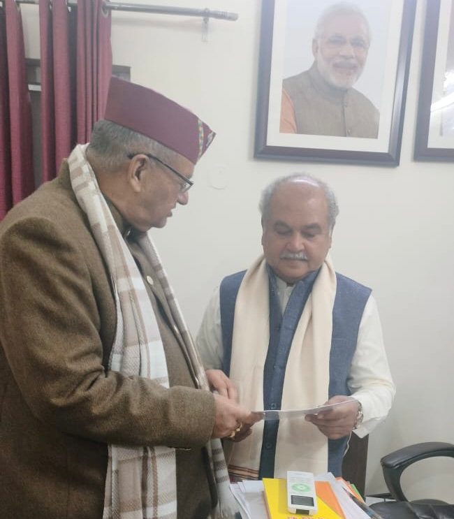 कृषि मंत्री गणेश जोशी ने केंद्रीय कृषि मंत्री नरेन्द्र तोमर से की शिष्टाचार भेंट।