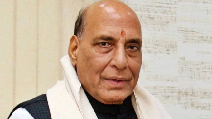 उत्तराखंड: लगातार हो रहे पथराव पर रक्षा मंत्री राजनाथ सिंह बोले- नेपाल हमारा भाई है, हम बैठकर समस्या का समाधान करेंगे.