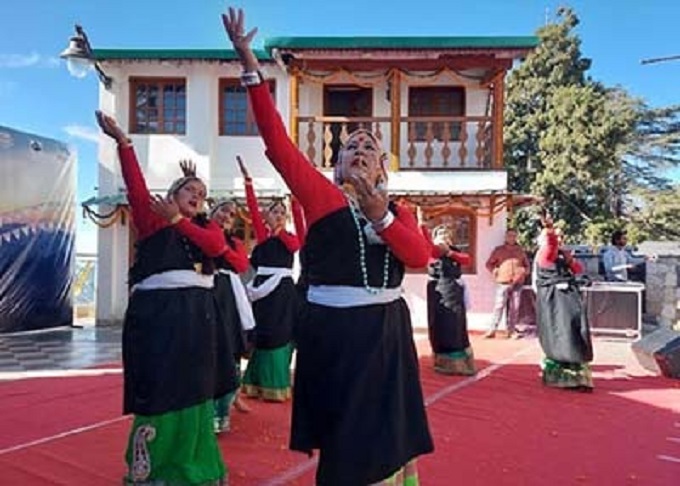 रानी मसूरी, झुमैलो व रामी बौराणी के नाटकों ने उत्तराखंड की लोक संस्कृति के रंगों से दर्शकों को मंत्रमुग्ध कर दिया।
