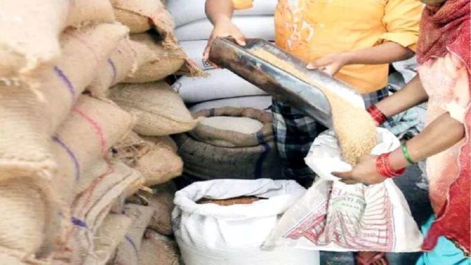 खुशखबरी: केंद्र सरकार का 'नए साल का तोहफा', 81.35 करोड़ NFSA लाभार्थियों को आज से मिलेगा मुफ्त अनाज
