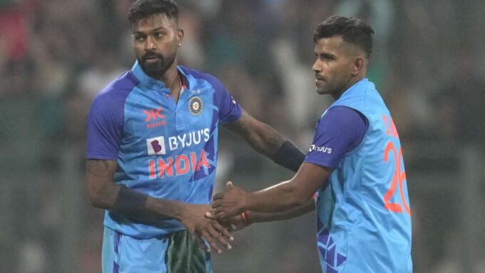IND vs SL 2nd T20 Match : 'गलतियों से बाज नहीं आ रहा', इस खिलाड़ी पर फूटा कप्तान हार्दिक का गुस्सा
