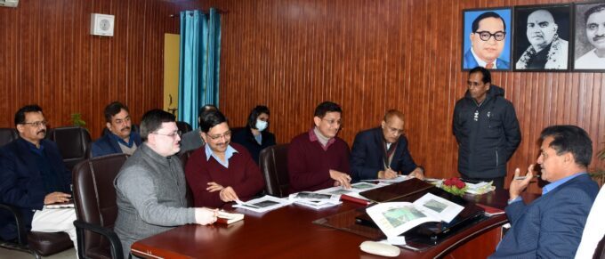 देहरादून : वित्त, शहरी विकास व आवास मंत्री डॉ प्रेमचंद अग्रवाल ने उत्तराखंड में चिन्हित नए प्रस्तावित टाउनशिप डेवलपमेंट की समीक्षा बैठक की।