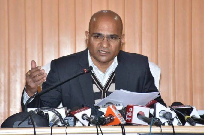 जोशीमठ में पानी डिस्चार्ज घटकर 100 एलपीएम हुआ , मुख्य सचिव उत्तराखंड ने वैज्ञानिकों से जांच करने और एक बार रिपोर्ट दर्ज करने का आग्रह किया।
