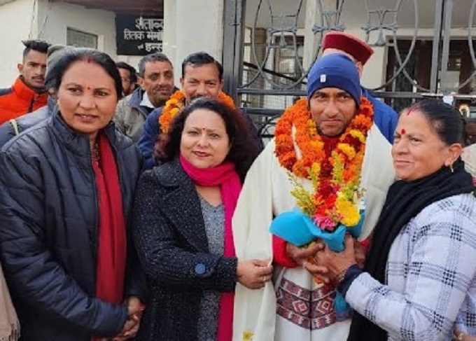 राकेश रावत का भाजपा मसूरी मंडल अध्यक्ष बनने पर पार्टी कार्यकर्ताओं ने जोरदार स्वागत किया