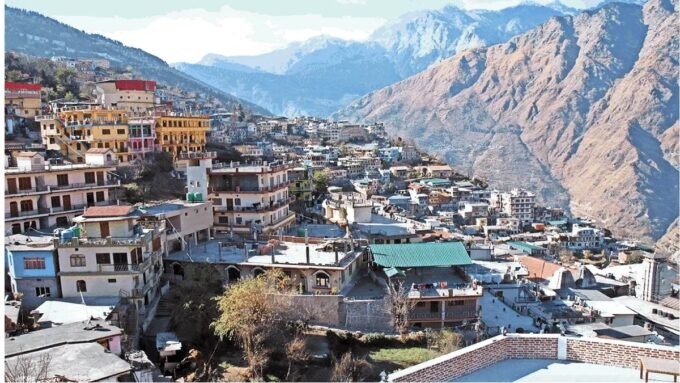 जोशीमठ भूधंसाव : वैज्ञानिकों ने एनडीएमए को सौंपी अपनी रिपोर्ट, उत्तराखंड सरकार इसके आधार पर कदम उठाएगी