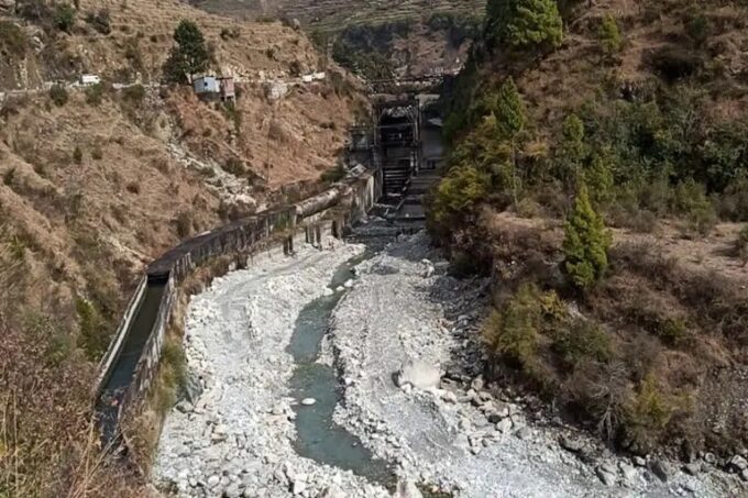 चमोली जलविद्युत परियोजना : खनन से सरकार को लाखों का नुकसान, प्रशासन बेखबर