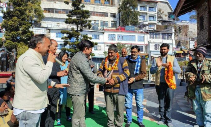 उक्रांद ने एक नगर इकाई का गठन किया। राजेंद्र प्रसाद सामवाल को अध्यक्ष और देवेश्वर जोशी को संरक्षक मनोनीत किया।