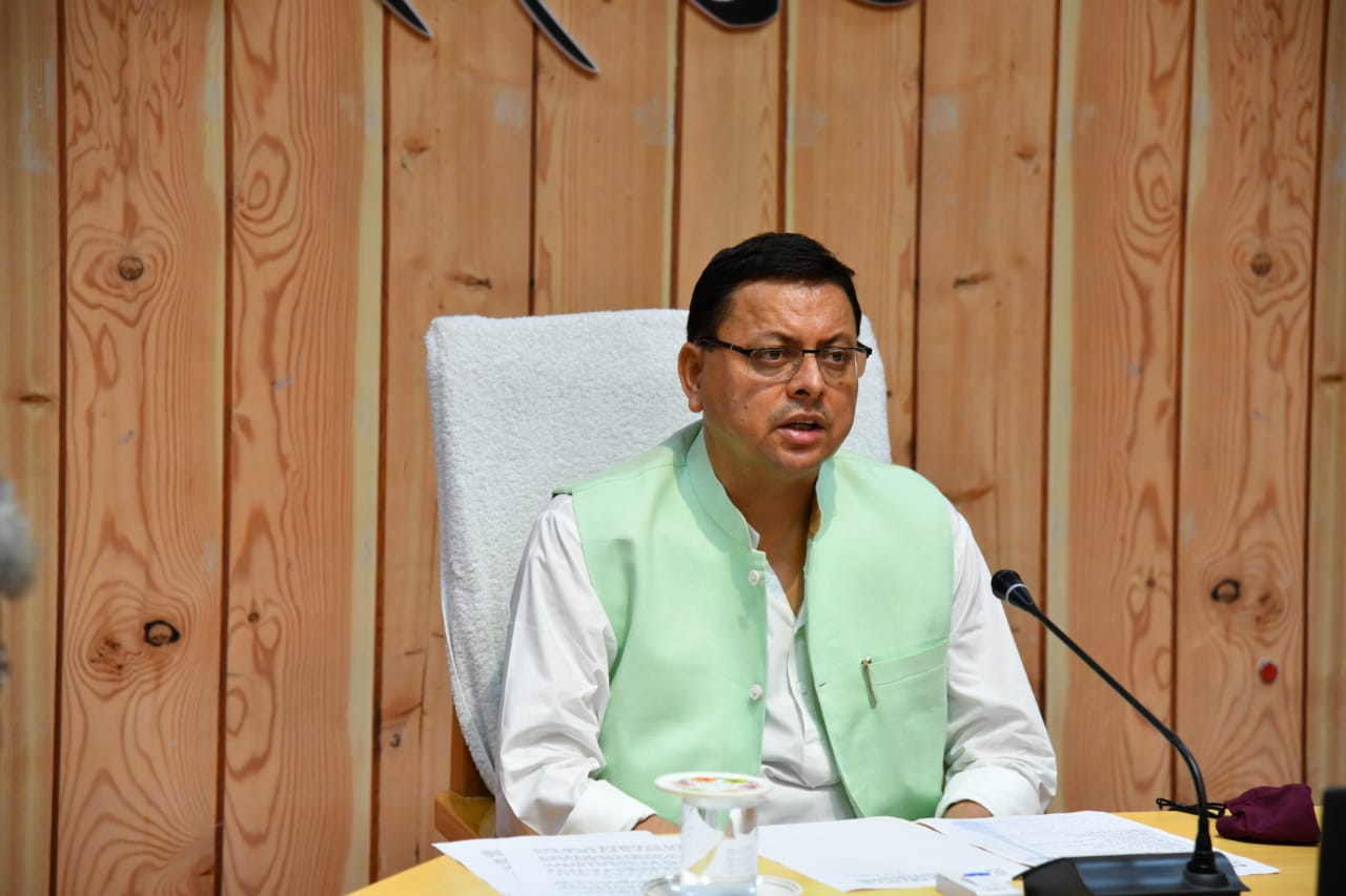 उत्तराखंड की दो महिला सरपंचों को स्वचछ सुजल शक्ति सम्मान के लिए चुने जाने पर मुख्यमंत्री पुष्कर सिंह धामी ने बधाई दी है.