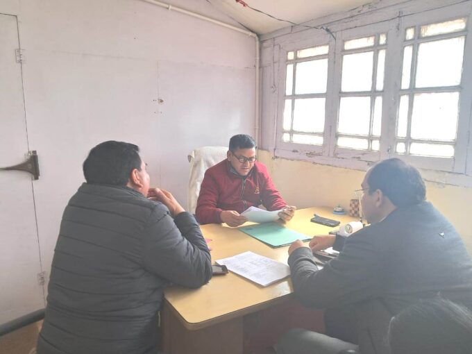 मसूरी - ओबीसी सर्वेक्षण के लिए प्रशिक्षण प्रदान करें और इसे आवंटित समय के भीतर पूरा करने के निर्देश ।