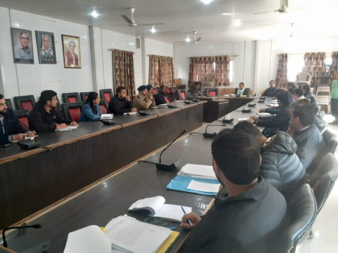 डिप्टी कलेक्टर ने अधिकारियों की बैठक बुलाकर चारधाम यात्रा की तैयारियों के संबंध में निर्देश दिए.