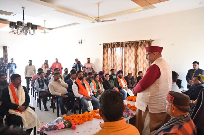 बाजपुर में विभिन्न मोर्चों के नव नियुक्त जिलाध्यक्षों के स्वागत एवं अभिनंदन कार्यक्रम में प्रतिभाग करते मंत्री जोशी।