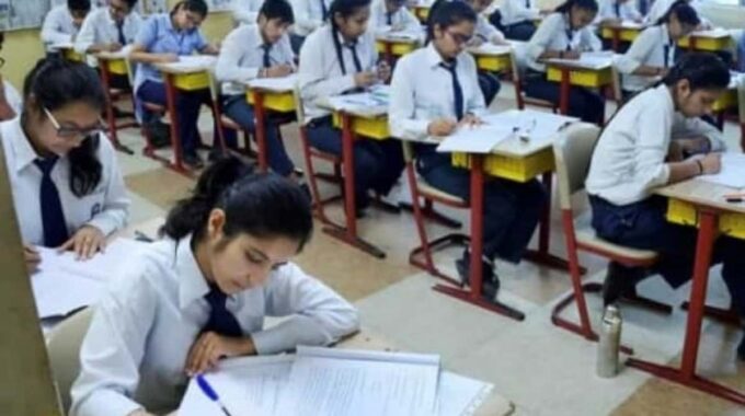 CBSE Update: 10वीं-12वीं के स्टूडेंट्स के लिए बड़ी खबर, एडमिट कार्ड जारी, यहां से करें डाउनलोड…