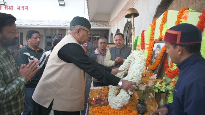 सैनिक कल्याण मंत्री गणेश जोशी ने शहीद मेजर विभूति ढौंडियाल की चौथी पुण्यतिथि पर आयोजित श्रद्धांजलि सभा में पुष्पचक्र अर्पित कर दी भावपूर्ण श्रद्धांजलि।