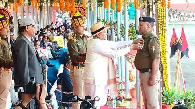 राजेश कुंवर का जीवन रक्षा पदक से सम्मान
