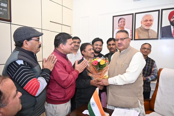 मंत्री गणेश जोशी से भारतीय मजदूर संघ (MES) सगठन के पाधिकारियों ने की मुलाकात।