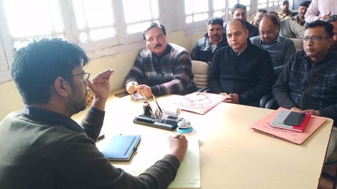 माल रोड पर चल रहे कार्यों को मार्च के अंत तक पूरा करने के निर्देश एसडीएम ने दिए'