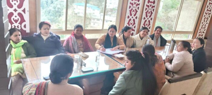 बैठक में पार्टी की मजबूती, महिला दिवस समारोह और छावनी परिषद चुनाव पर चर्चा हुई।