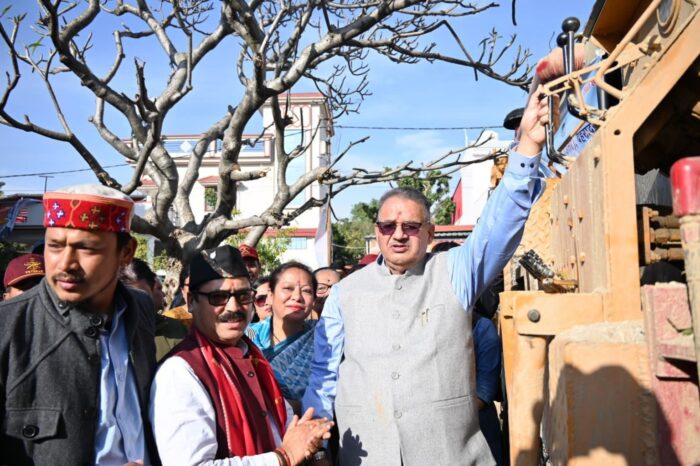 कैबिनेट मंत्री गणेश जोशी ने 224.53 लाख की लागत से बनने वाले मिनी ट्यूबवैल का शिलान्यास किया