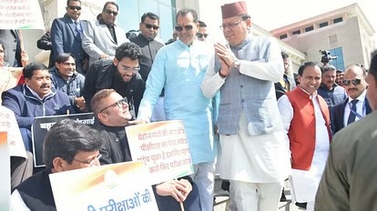 उत्तराखंड: पिछले सत्र में विधायकों ने उठाए सवाल, दूसरे सत्र से तीन दिन पहले दिए जवाब