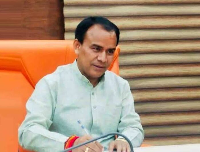 खिर्सू और थलीसैंण की सड़कें हॉट मिक्स से बनेंगी : डॉ. धन सिंह रावत