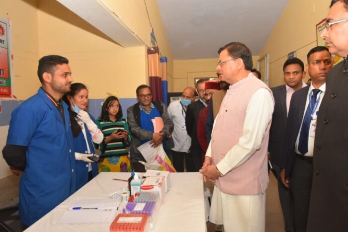 सामुदायिक स्वास्थ्य केंद्र गैरसैंण का औचक निरीक्षण सीएम धामी ने किया, मरीजों से जानकारी ली