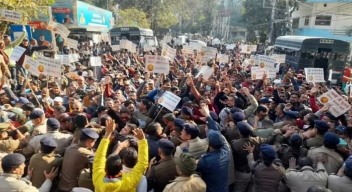 उत्तराखंड: पुरानी पेंशन बहाली को लेकर मंगलवार को दहाड़ेंगे कर्मचारी, रैली निकाल कर जताएंगे विरोध