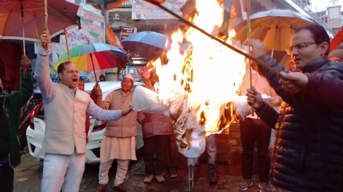 राहुल गांधी के खिलाफ केंद्र सरकार और दिल्ली पुलिस द्वारा की गई कार्यवाही द्वेषपूर्ण, कांग्रेस द्वारा विरोध प्रदर्शन
