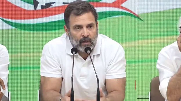 पीएम मोदी उपनाम कांड: राहुल गांधी को दोषी ठहराया गया, दो साल जेल की सजा सुनाई गई, और तुरंत जमानत दे दी गई