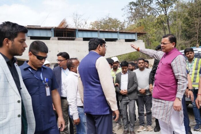 दिल्ली-देहरादून एक्सप्रेस-वे के तहत उत्तराखंड में चल रहे कार्यों के स्थल का निरीक्षण मुख्यमंत्री ने किया