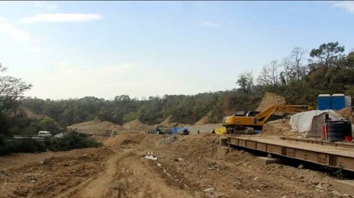 दिल्ली-देहरादून एक्सप्रेस-वे पर वन्यजीव कानून मुसीबत बन रहा है , दिल्ली-देहरादून एक्सप्रेसवे पर अधिक जानकारी के लिए फील्ड रिपोर्ट पढ़ें।