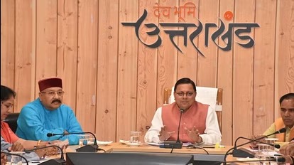 चारधाम यात्रा: अब स्थानीय लोगों के लिए अनिवार्य पंजीकरण की आवश्यकता नहीं है, वहीं बाहरी तीर्थयात्रियों के लिए यह प्रावधान किया जाएगा।