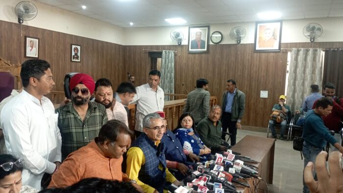 देहरादून के मेयर सुनील उनियाल गामा आये कैमरे के सामने दिया अपनी बेगुनाही का सबूत