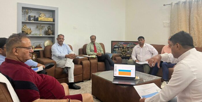 मंत्री गणेश जोशी ने सैन्यधाम का निर्माण कार्य निर्धारित समय में पूरा करने के निर्देश अधिकारियों को दिए