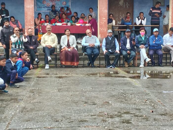 सचिव जिला विधिक सेवा प्राधिकरण की अध्यक्षता में साक्षरता एवं चिकित्सा बहुउद्देश्यीय शिविर का आयोजन किया।