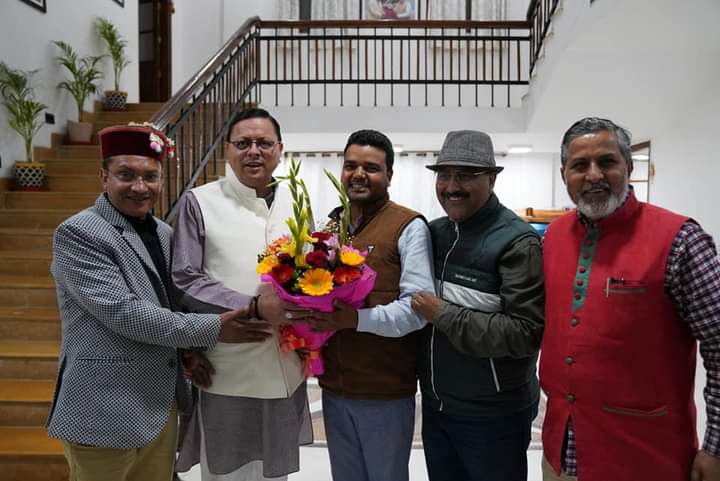  मोरी  में सामुदायिक स्वास्थ्य केंद्र और पुरोला में उप जिला अस्पताल की सौगात देने के लिए मुख्यमंत्री और स्वास्थ्य मंत्री का आभार व्यक्त किया।