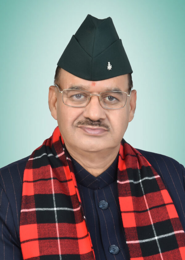 सैनिक कल्याण मंत्री गणेश जोशी मन की बात के 100वा संस्करण को पूर्व सैनिकों के साथ सुनेंगे।