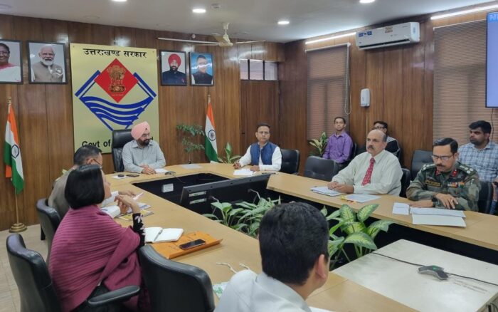 मुख्य सचिव डॉ. संधू ने चारधाम यात्रा मार्ग को लेकर बैठक की, निर्देश दिए