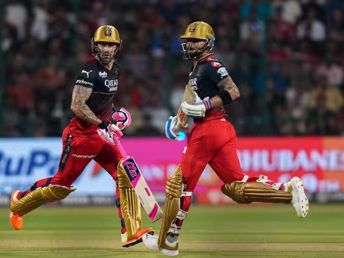 कोहली-डुप्लेसिस की शानदार बल्लेबाजी की बदौलत बैंगलोर ने मुंबई को 8 विकेट से हराया