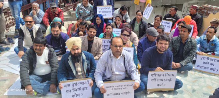 मसूरी ट्रेडर्स एंड वेलफेयर एसोसिएशन  के अध्यक्ष रजत अग्रवाल  ने सरकार  से पूछा सवाल मसूरी के नागरिकों की जिंदगी से खिलवाड़ क्यों 